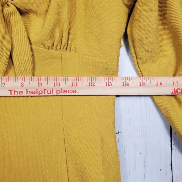 Le Lis Short Fitted Dress Women's Size Small Yellow Gold Rayon Blend - Picture 7 of 11